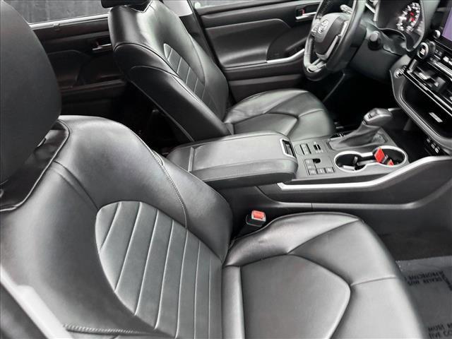 used 2023 Toyota Highlander car, priced at $39,398
