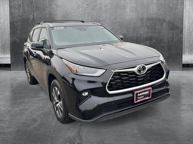 used 2023 Toyota Highlander car, priced at $39,398