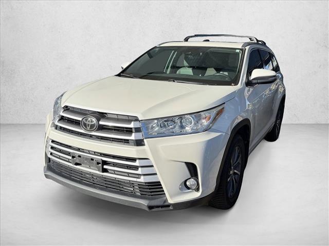 used 2018 Toyota Highlander car, priced at $25,798