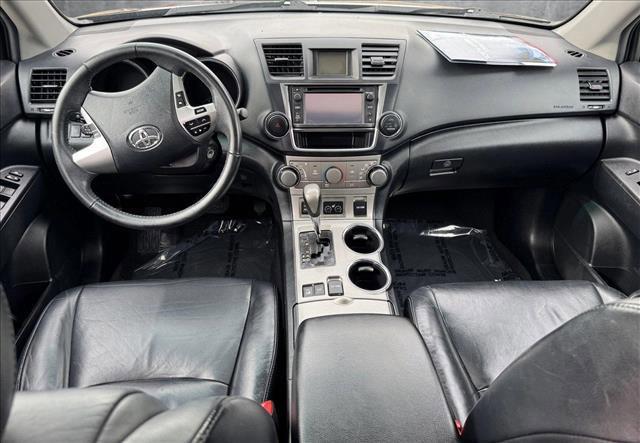 used 2013 Toyota Highlander car, priced at $9,749