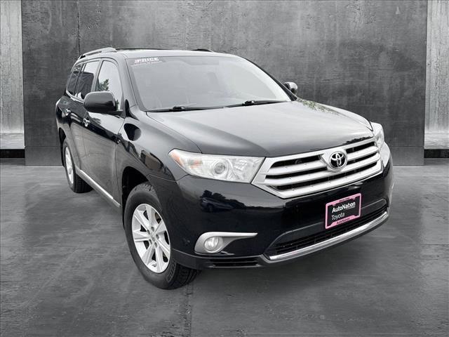 used 2013 Toyota Highlander car, priced at $9,749