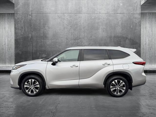 used 2023 Toyota Highlander car, priced at $39,498