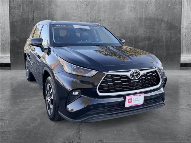 used 2022 Toyota Highlander car, priced at $36,398