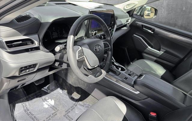 used 2025 Toyota Highlander Hybrid car, priced at $56,798