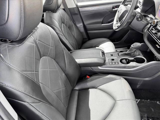 used 2025 Toyota Highlander Hybrid car, priced at $56,798