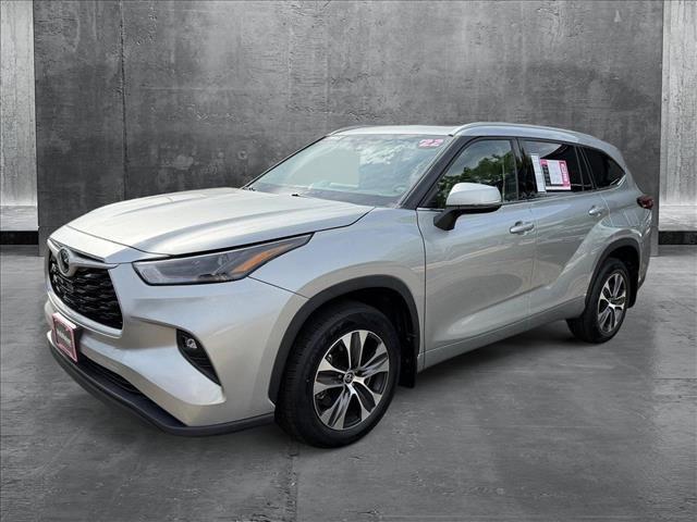 used 2022 Toyota Highlander car, priced at $40,798