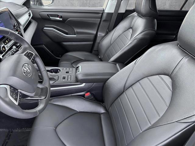 used 2024 Toyota Highlander car, priced at $46,798