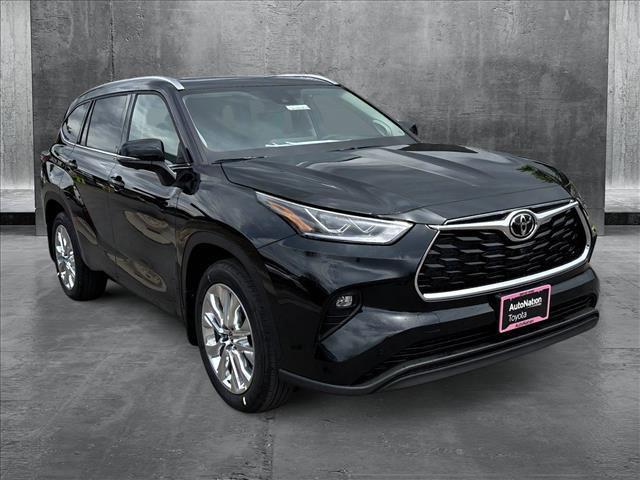 new 2025 Toyota Highlander car, priced at $51,703
