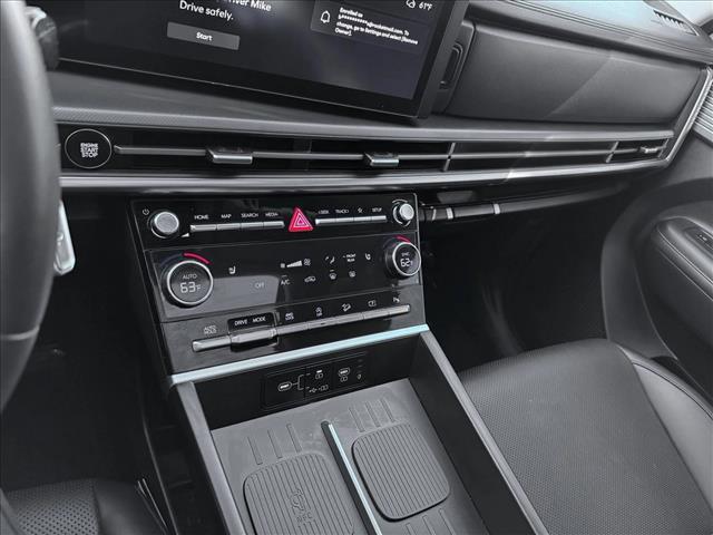 used 2024 Hyundai Santa Fe car, priced at $31,798