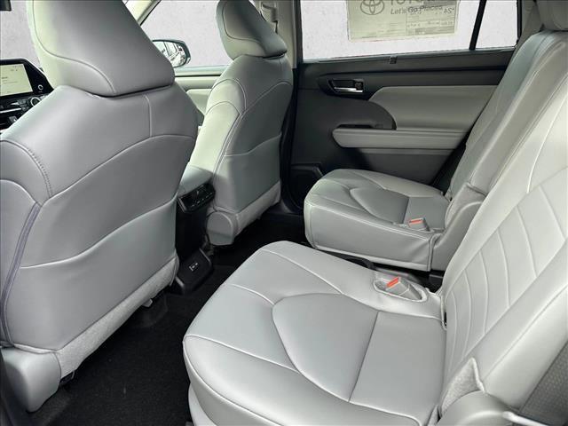 new 2026 Toyota Highlander car, priced at $49,472