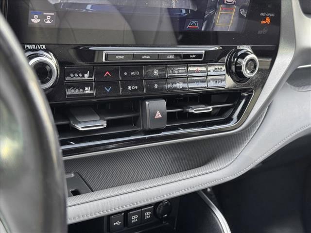 used 2021 Toyota Highlander Hybrid car, priced at $33,398
