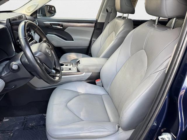 used 2021 Toyota Highlander Hybrid car, priced at $33,398