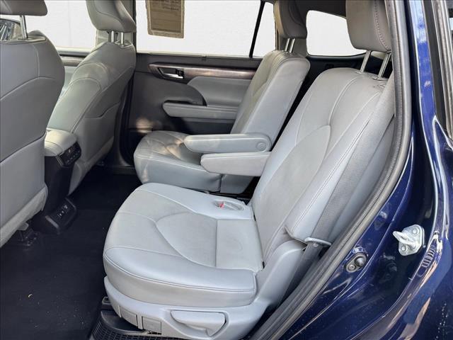 used 2021 Toyota Highlander Hybrid car, priced at $33,398