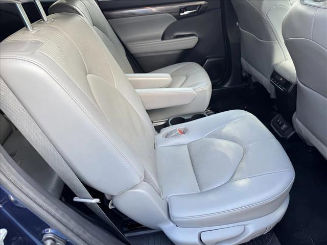 used 2021 Toyota Highlander Hybrid car, priced at $33,398