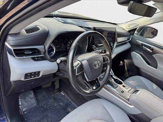 used 2021 Toyota Highlander Hybrid car, priced at $33,398