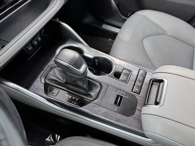 used 2021 Toyota Highlander Hybrid car, priced at $33,398