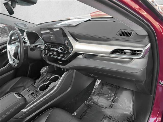 used 2023 Toyota Highlander Hybrid car, priced at $40,998