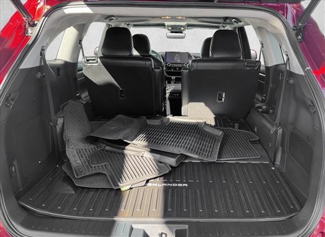 used 2023 Toyota Highlander Hybrid car, priced at $40,998