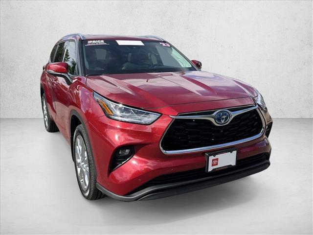 used 2023 Toyota Highlander Hybrid car, priced at $40,998