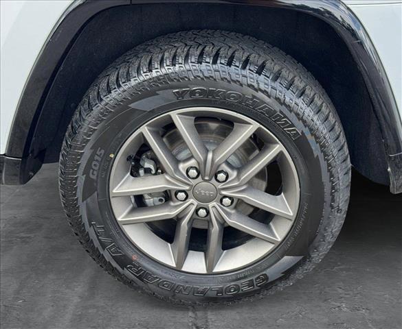 used 2016 Jeep Grand Cherokee car, priced at $16,798