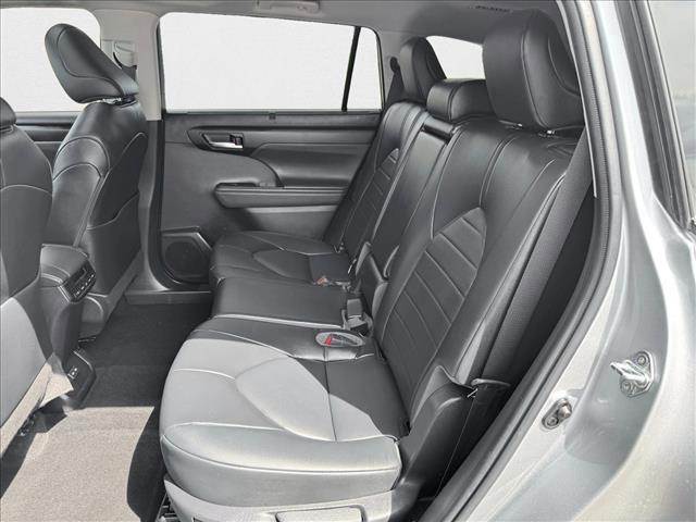 used 2022 Toyota Highlander car, priced at $36,998