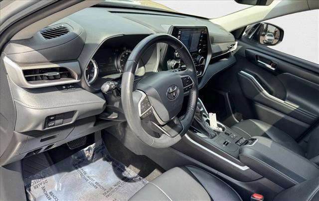 used 2022 Toyota Highlander car, priced at $36,998