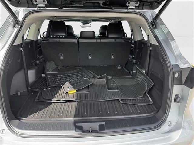 used 2022 Toyota Highlander car, priced at $36,998
