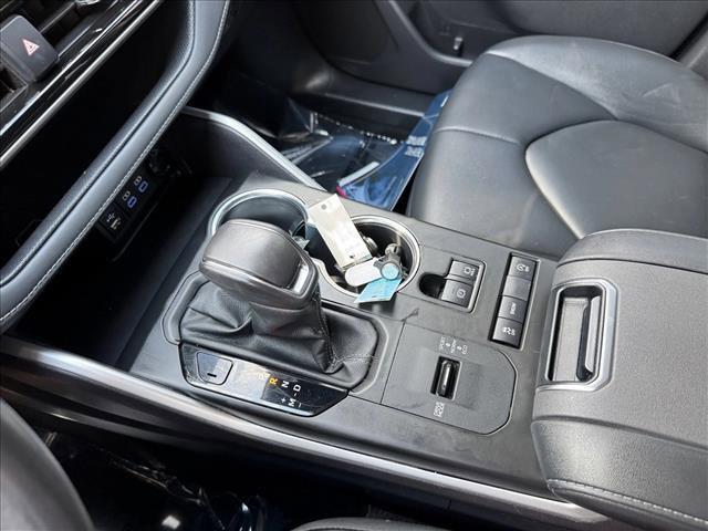 used 2022 Toyota Highlander car, priced at $36,998