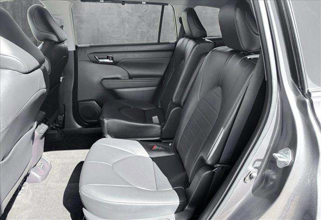 used 2024 Toyota Highlander car, priced at $46,798