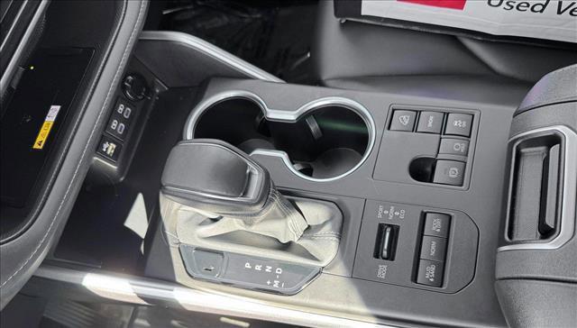 used 2024 Toyota Highlander car, priced at $46,798