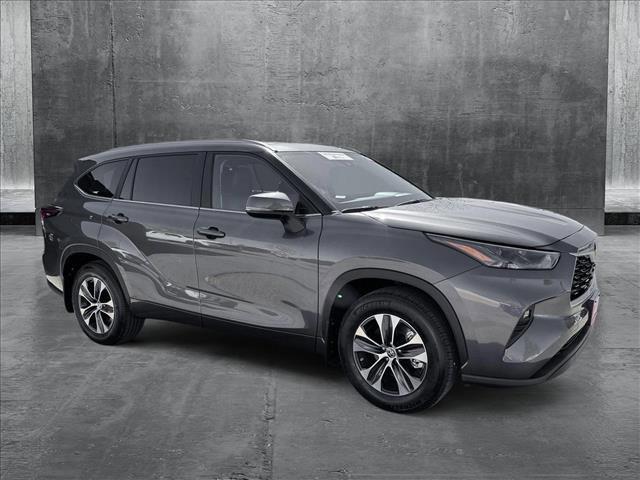 used 2024 Toyota Highlander car, priced at $46,798