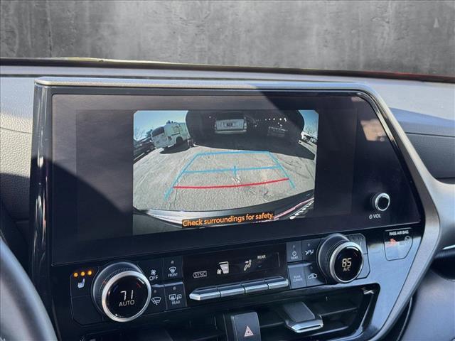 used 2024 Toyota Highlander car, priced at $46,798