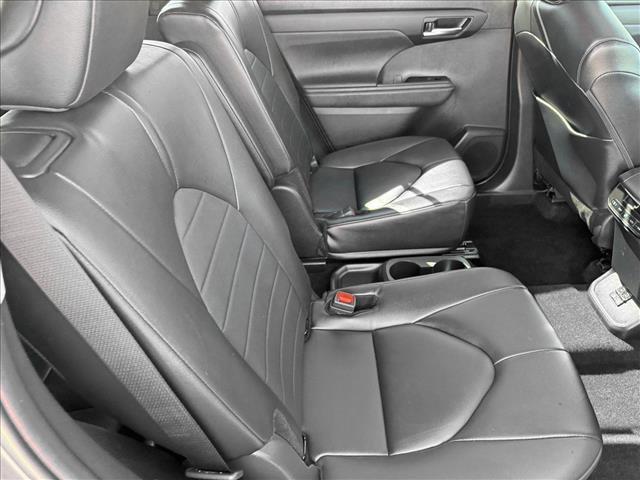used 2024 Toyota Highlander car, priced at $46,798