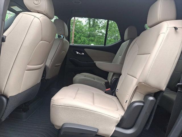 used 2023 Chevrolet Traverse car, priced at $33,111
