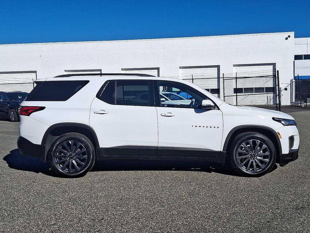 used 2023 Chevrolet Traverse car, priced at $34,899