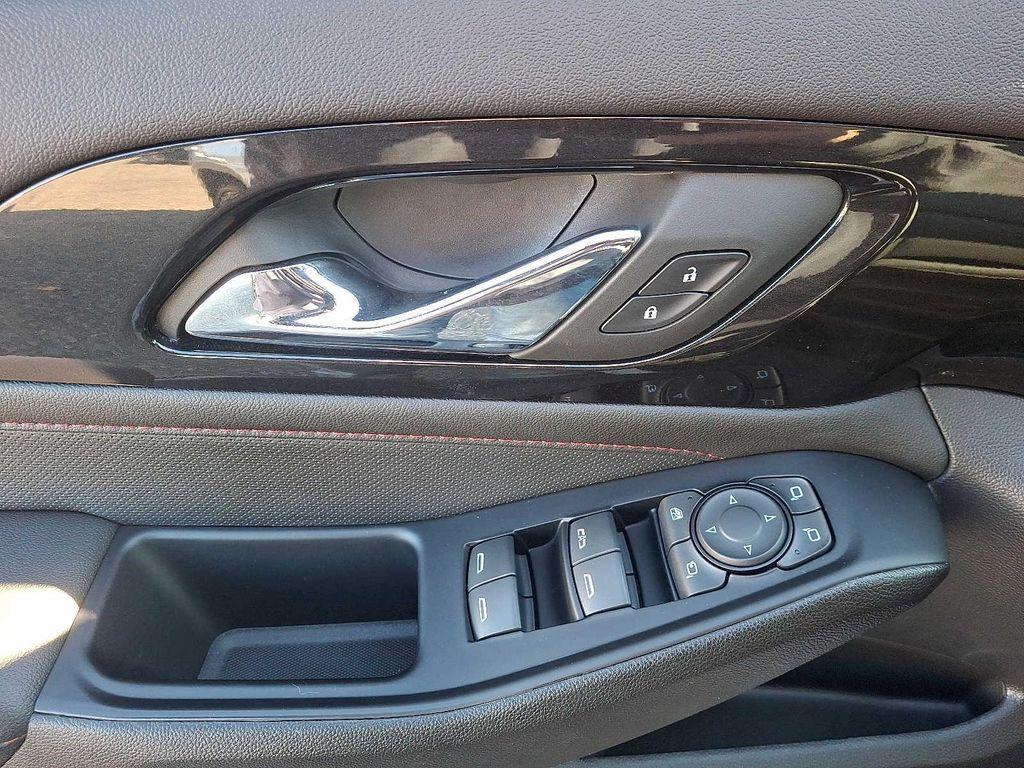 used 2023 Chevrolet Traverse car, priced at $34,899