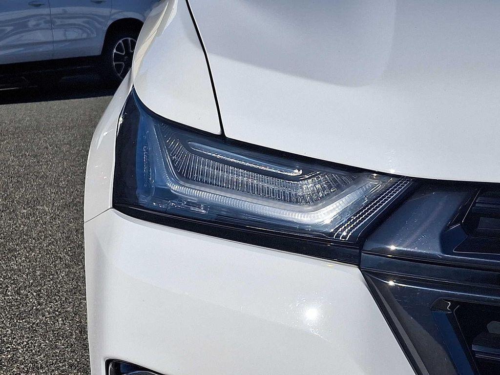 used 2023 Chevrolet Traverse car, priced at $34,899