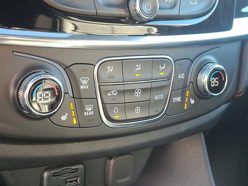 used 2023 Chevrolet Traverse car, priced at $34,899