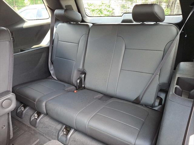 used 2023 Chevrolet Traverse car, priced at $34,900