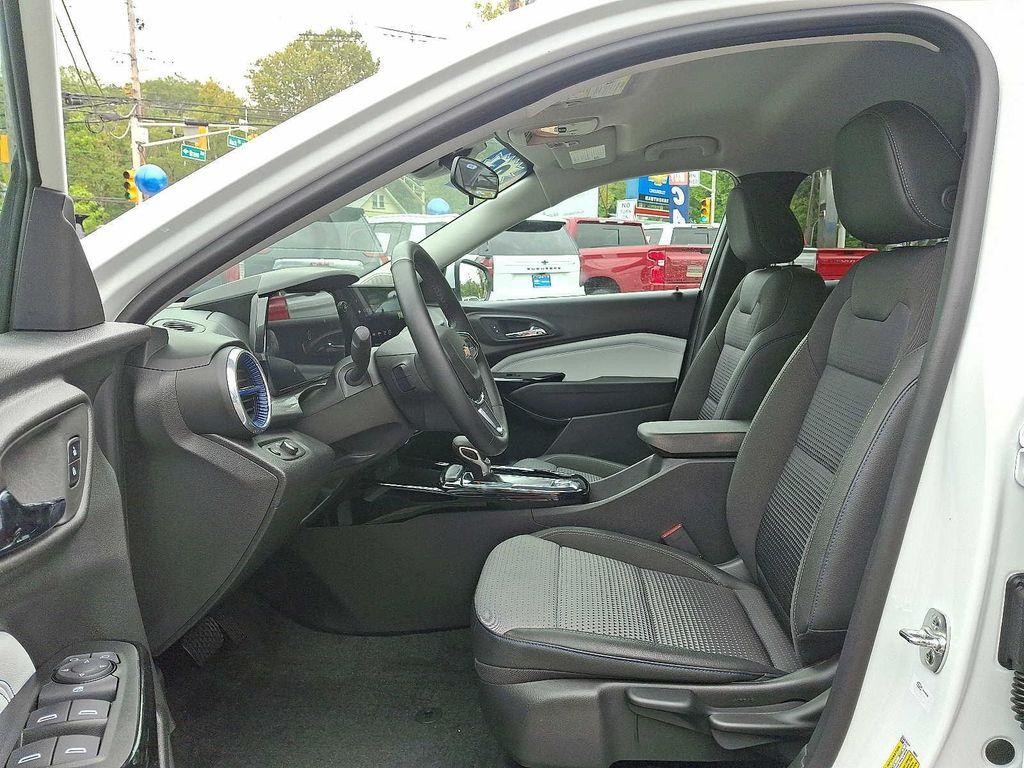 used 2025 Chevrolet Trax car, priced at $23,999