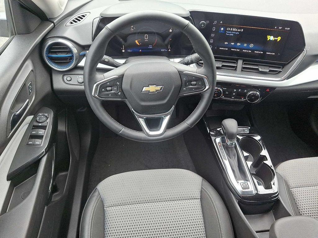 used 2025 Chevrolet Trax car, priced at $23,999