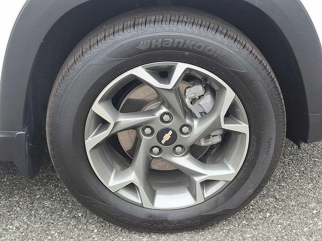 used 2025 Chevrolet Trax car, priced at $23,999