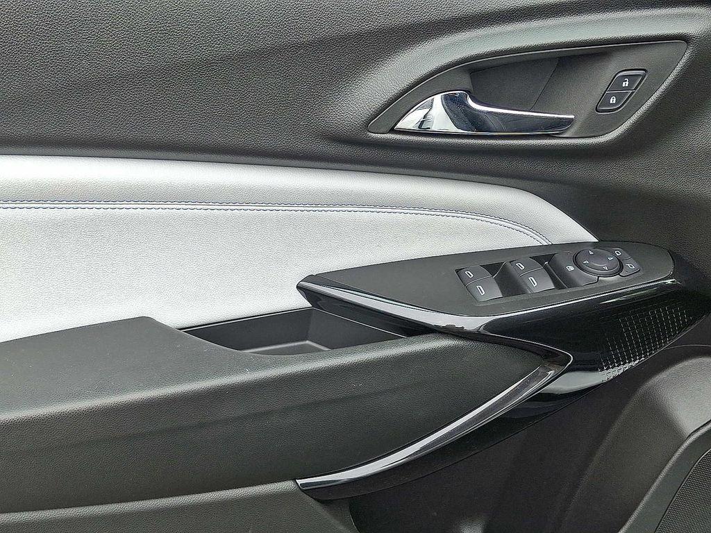 used 2025 Chevrolet Trax car, priced at $23,999