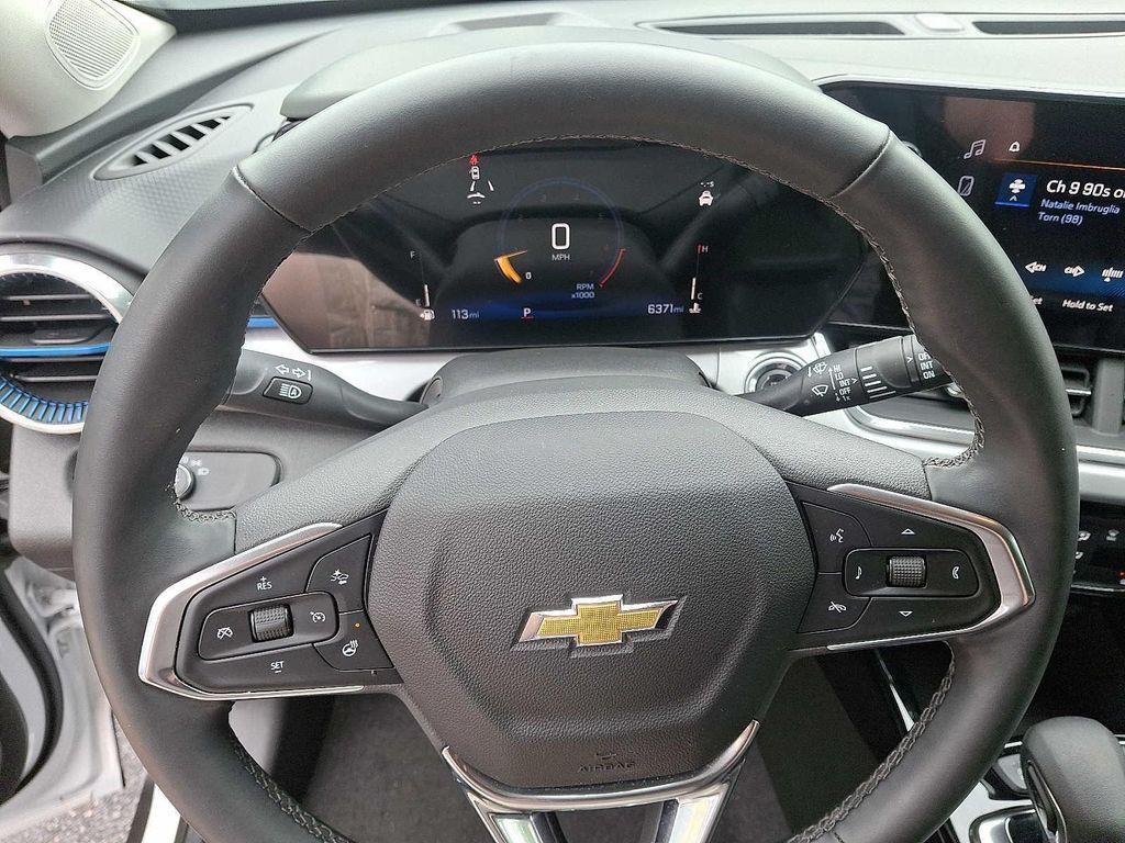used 2025 Chevrolet Trax car, priced at $23,999