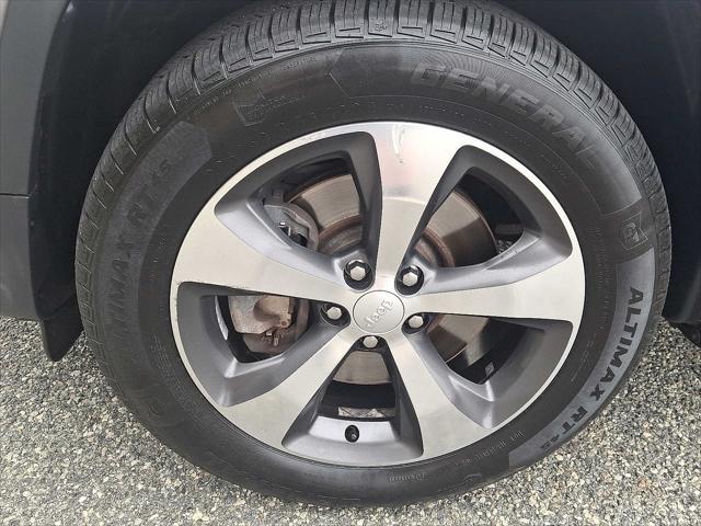 used 2019 Jeep Cherokee car, priced at $13,795