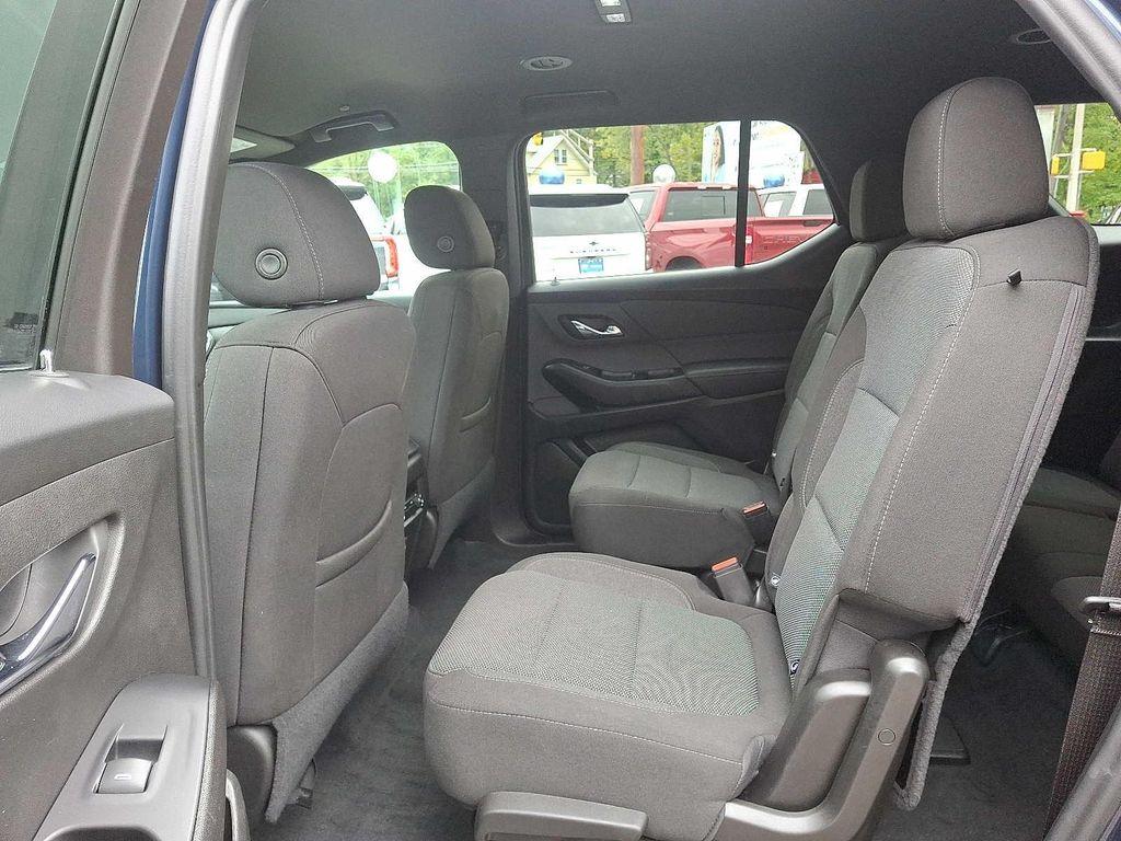 used 2023 Chevrolet Traverse car, priced at $31,450
