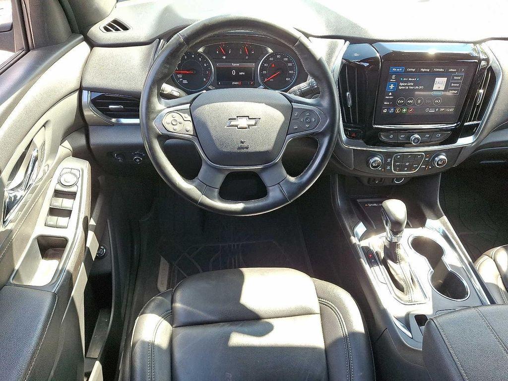 used 2023 Chevrolet Traverse car, priced at $32,999