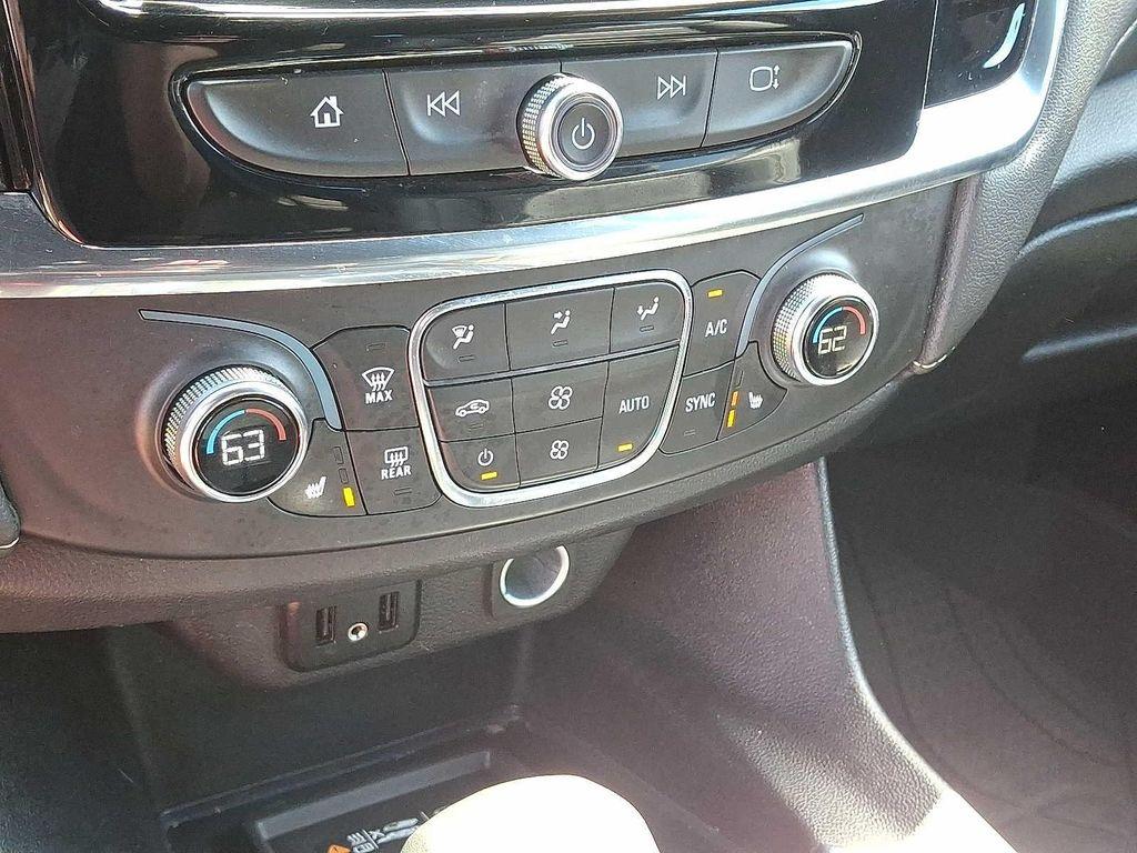 used 2023 Chevrolet Traverse car, priced at $32,999