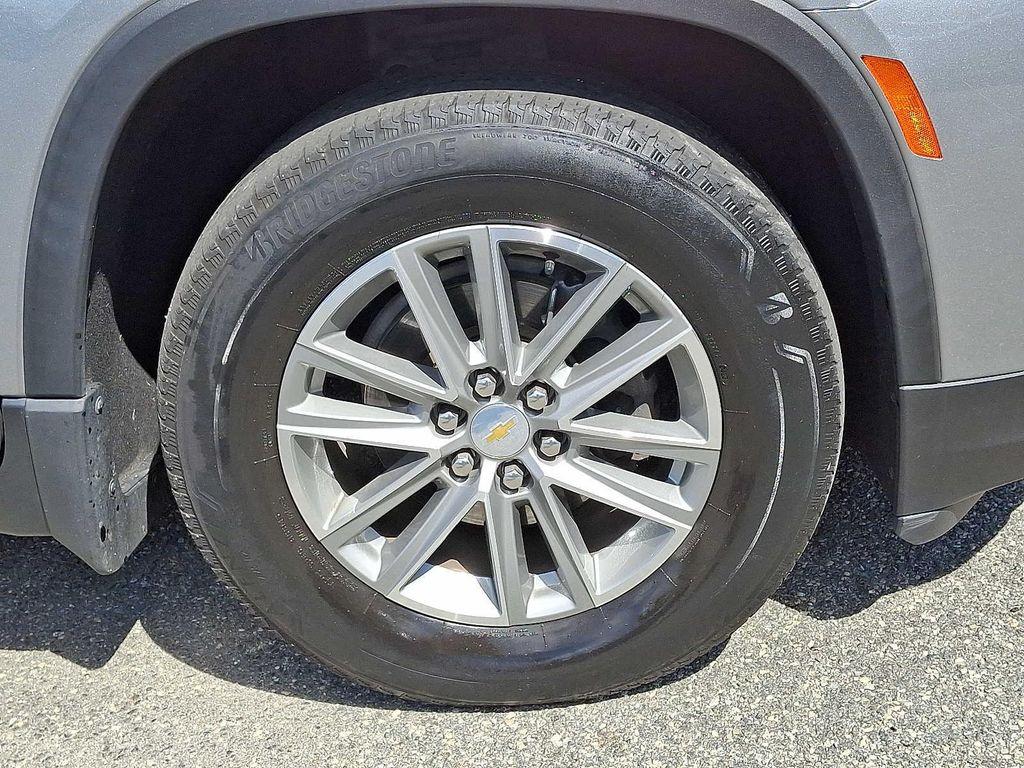 used 2023 Chevrolet Traverse car, priced at $32,999