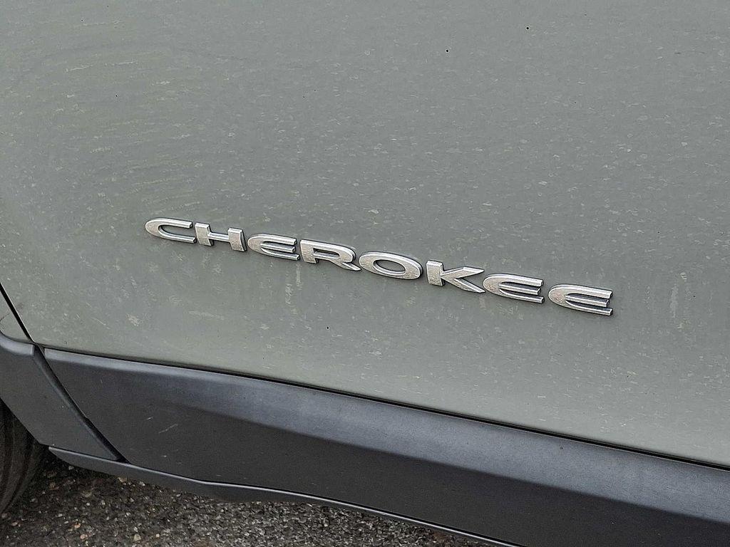 used 2019 Jeep Cherokee car, priced at $14,995